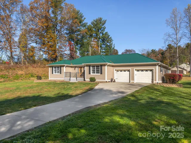 $550,000 | 201 Sean Way, Hendersonville, NC 28792