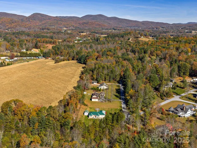 $550,000 | 201 Sean Way, Hendersonville, NC 28792