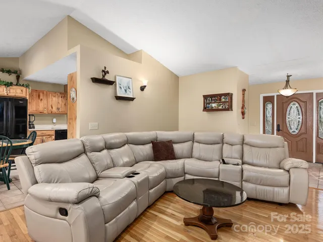 $550,000 | 201 Sean Way, Hendersonville, NC 28792