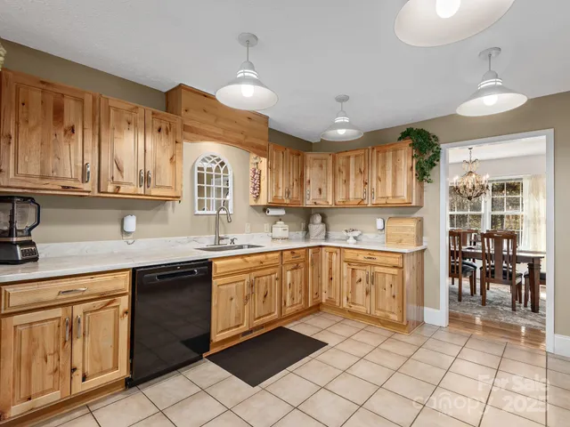 $550,000 | 201 Sean Way, Hendersonville, NC 28792