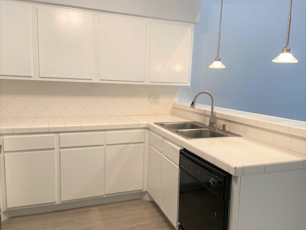 13014 Leader Street, Unit 936 Houston, TX 77072 - Photo 8 of 23