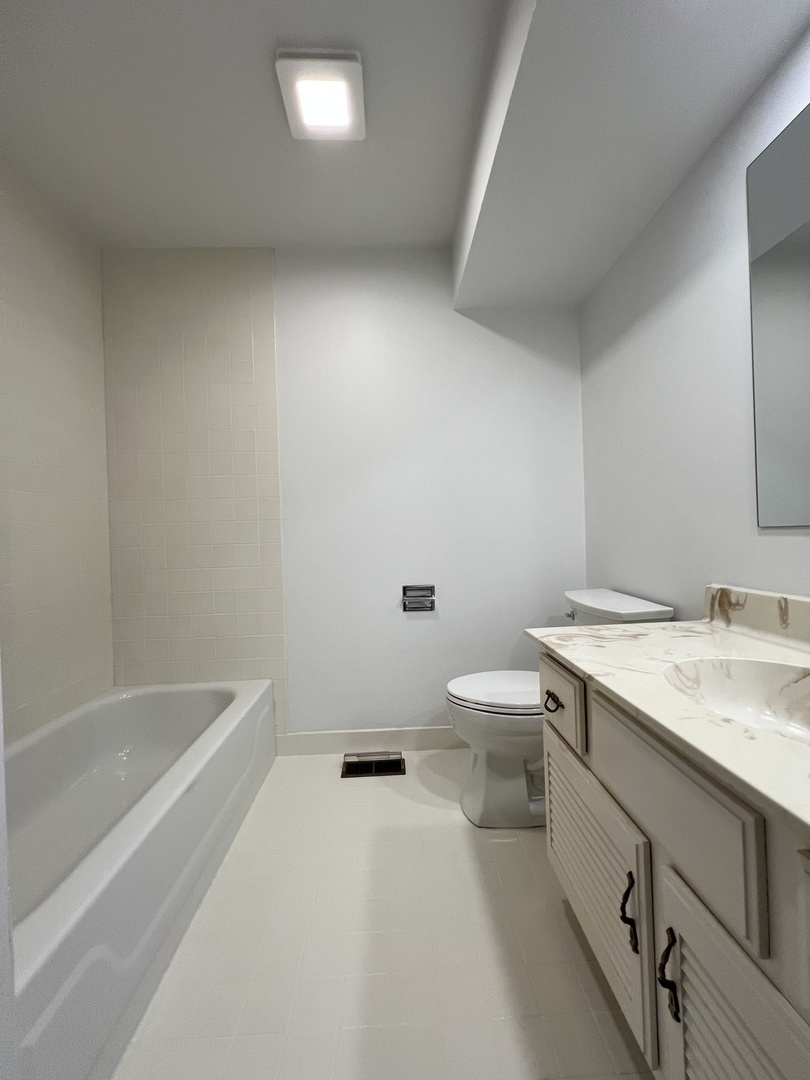 1545 Winnetka Road, Unit 1545 Glenview, IL 60025 - Photo 18 of 27