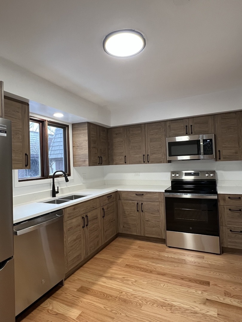 1545 Winnetka Road, Unit 1545 Glenview, IL 60025 - Photo 3 of 27