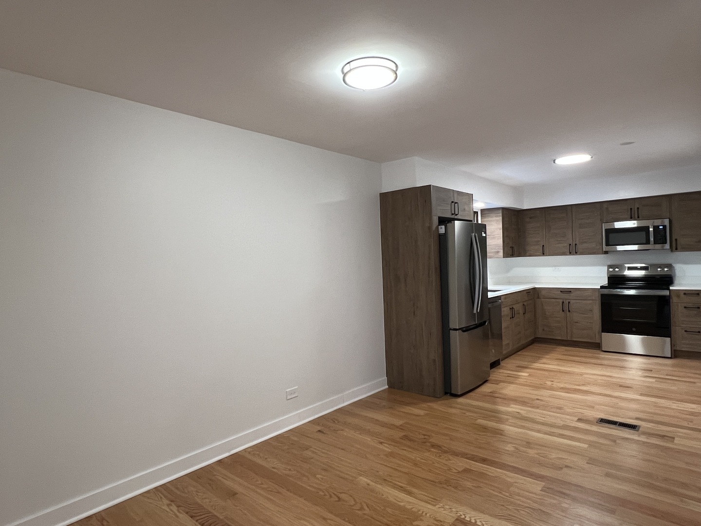 1545 Winnetka Road, Unit 1545 Glenview, IL 60025 - Photo 6 of 27