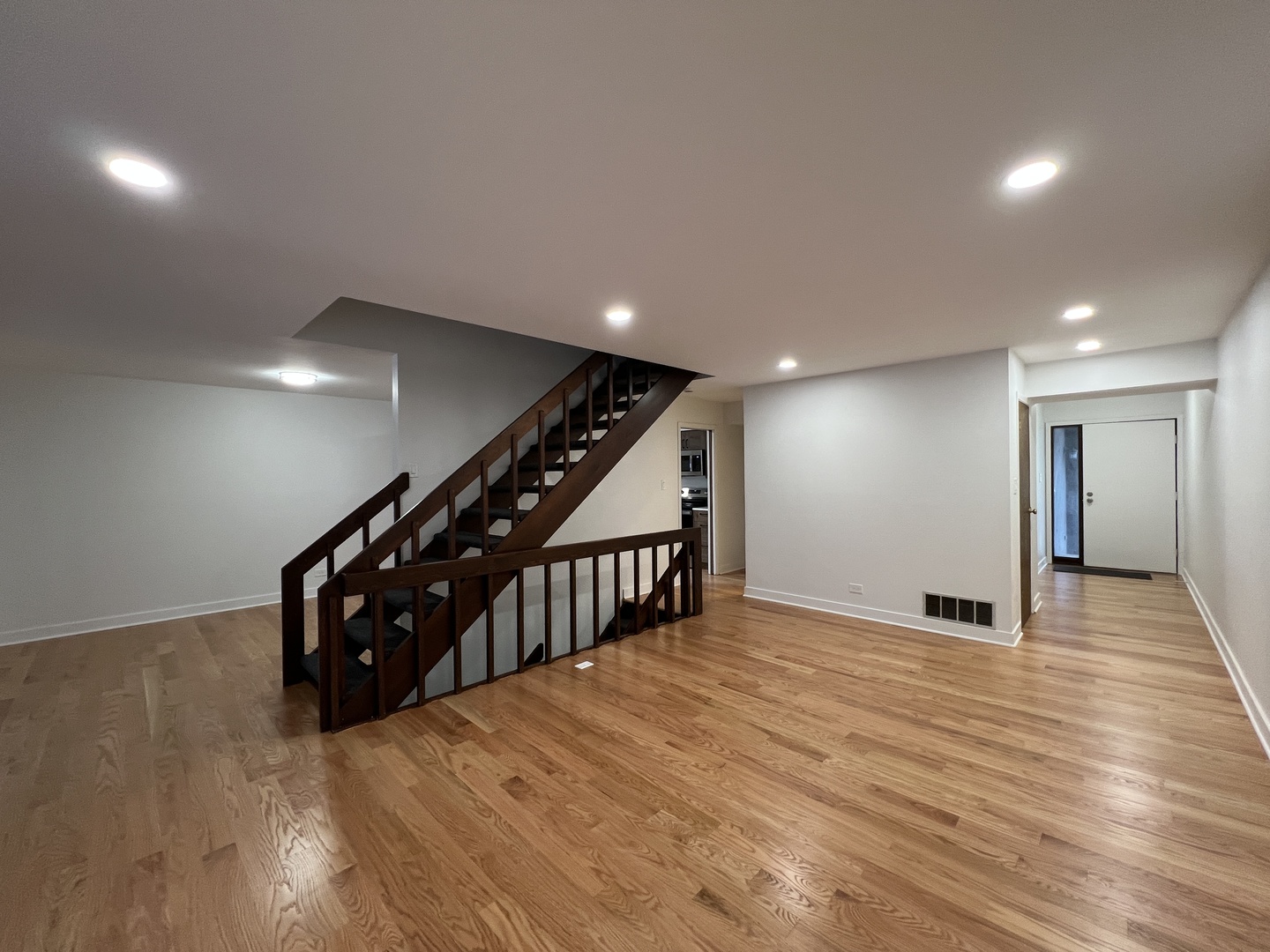 1545 Winnetka Road, Unit 1545 Glenview, IL 60025 - Photo 8 of 27