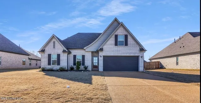 $312,900 | 2327 Kent Drive, Southaven, MS 38672