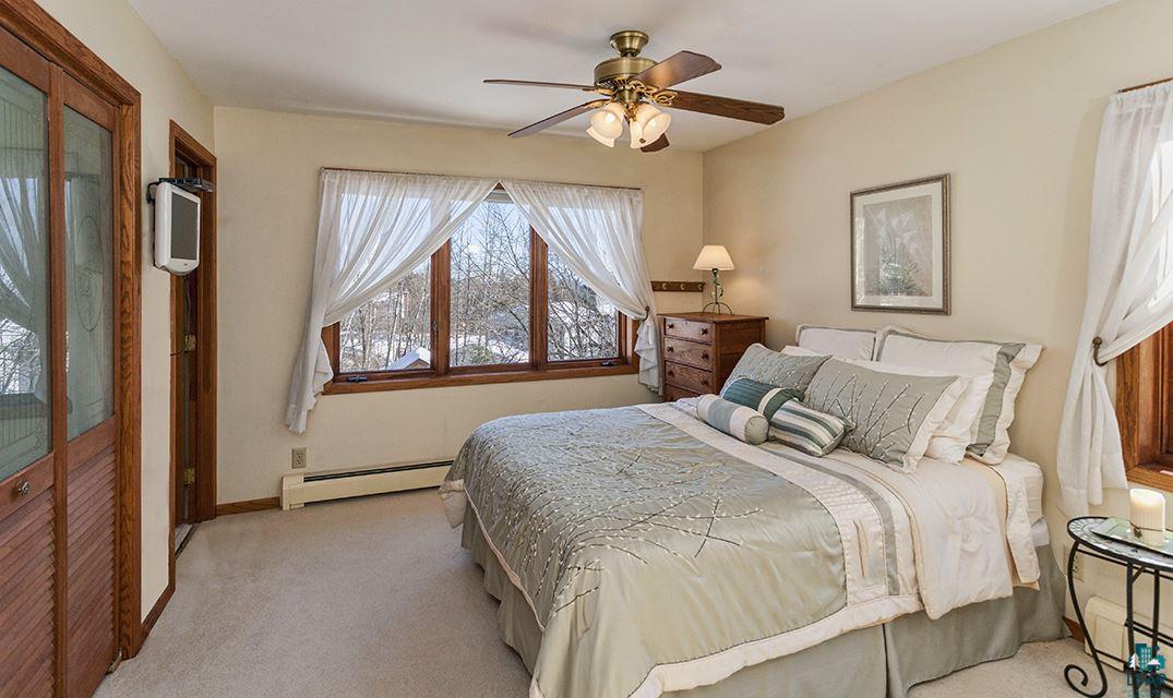 712 Ridgewood Road Duluth, MN 55804 - Photo 12 of 24 Master Bedroom