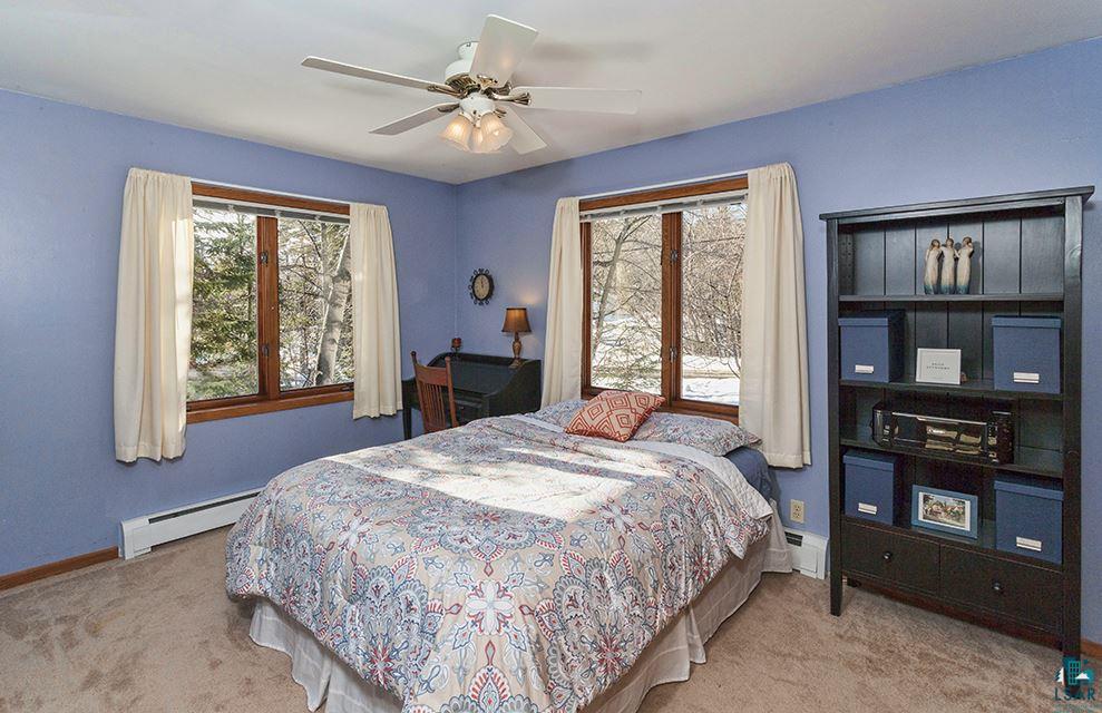 712 Ridgewood Road Duluth, MN 55804 - Photo 14 of 24 Bedroom 2