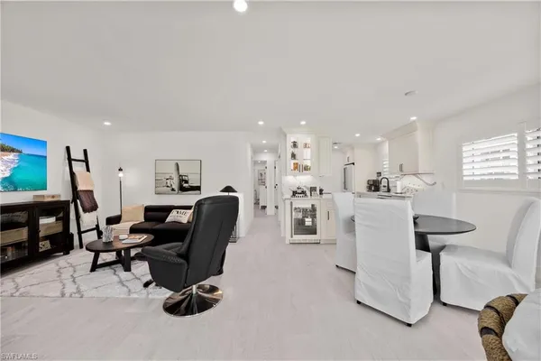 $8,000 | 2100 Gulf Shore Boulevard North, Unit 101, Naples, FL 34102