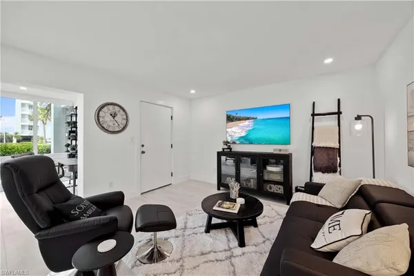 $8,000 | 2100 Gulf Shore Boulevard North, Unit 101, Naples, FL 34102