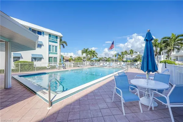 $8,000 | 2100 Gulf Shore Boulevard North, Unit 101, Naples, FL 34102