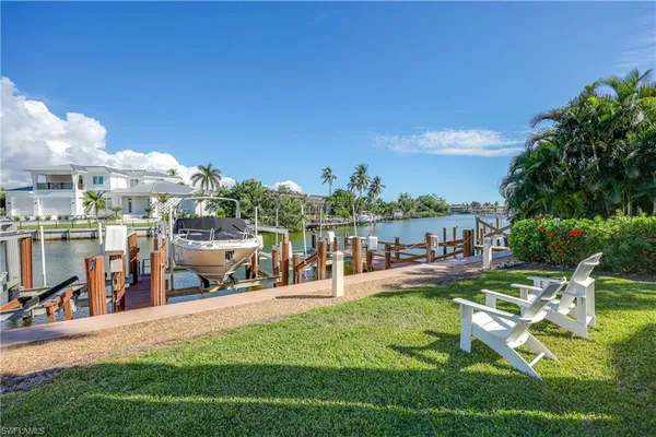 $8,000 | 2100 Gulf Shore Boulevard North, Unit 101, Naples, FL 34102