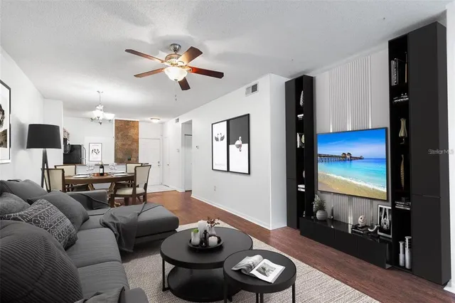 $1,575 | 10028 Strafford Oak Court, Unit 710, Tampa, FL 33624