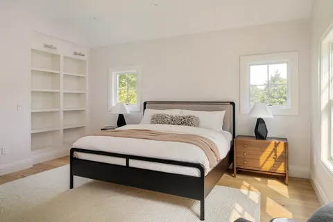 $3,895,000 | 10 Bird Hill Avenue, Wellesley, MA 02481