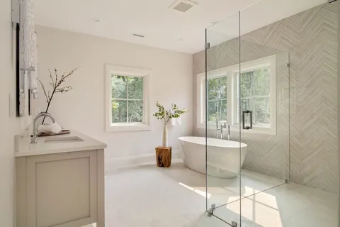 $3,895,000 | 10 Bird Hill Avenue, Wellesley, MA 02481