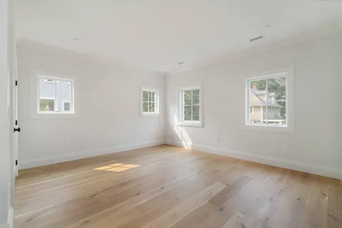 $3,895,000 | 10 Bird Hill Avenue, Wellesley, MA 02481