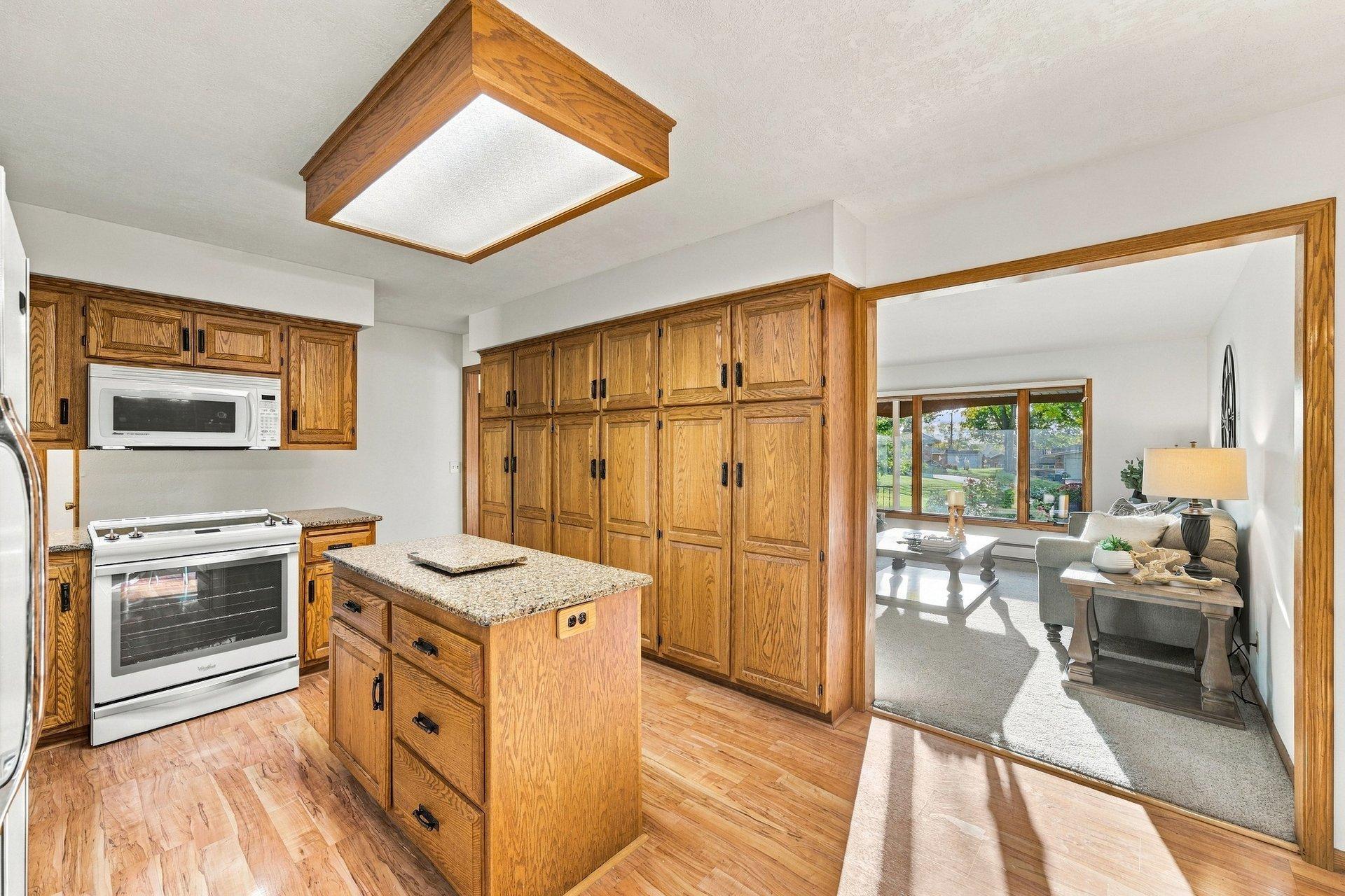 227 Ridgewood Court Waconia, MN 55387 - Photo 8 of 35 Gallery Image 8