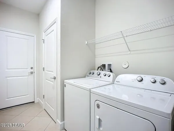 $2,600 | 480 Land Shark Boulevard, Daytona Beach, FL 32124