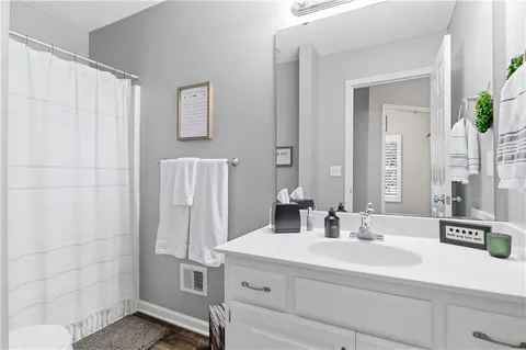 $390,000 | 9820 North Smalley Avenue, Kansas City, MO 64157