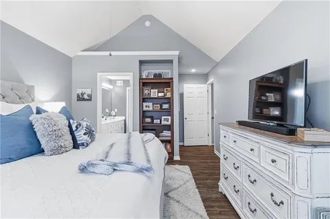 $390,000 | 9820 North Smalley Avenue, Kansas City, MO 64157