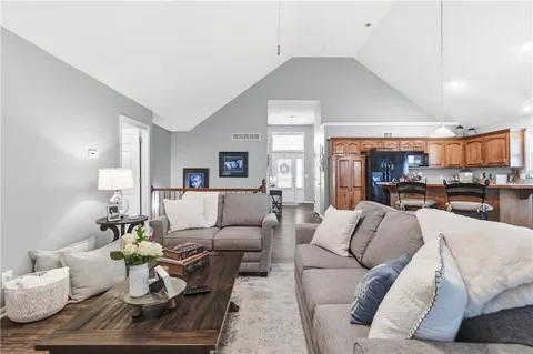 $390,000 | 9820 North Smalley Avenue, Kansas City, MO 64157