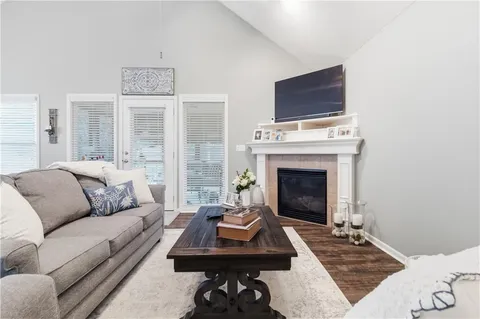 $390,000 | 9820 North Smalley Avenue, Kansas City, MO 64157