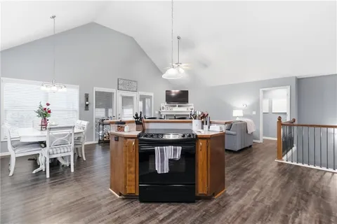 $390,000 | 9820 North Smalley Avenue, Kansas City, MO 64157