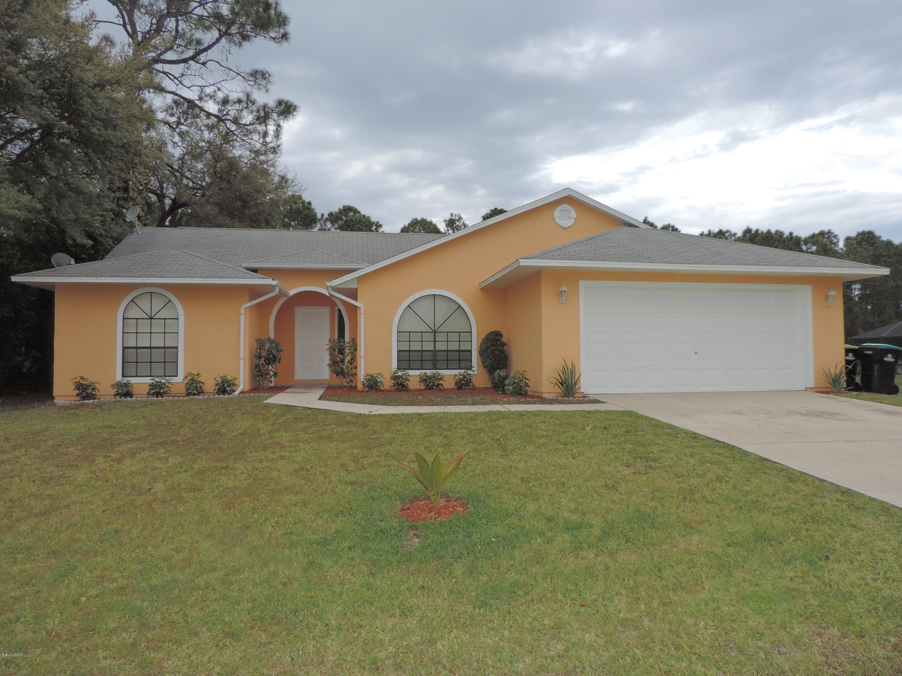 757 Furth Road Northwest Palm Bay, FL 32907 - Photo 1 of 46 DSCN8204