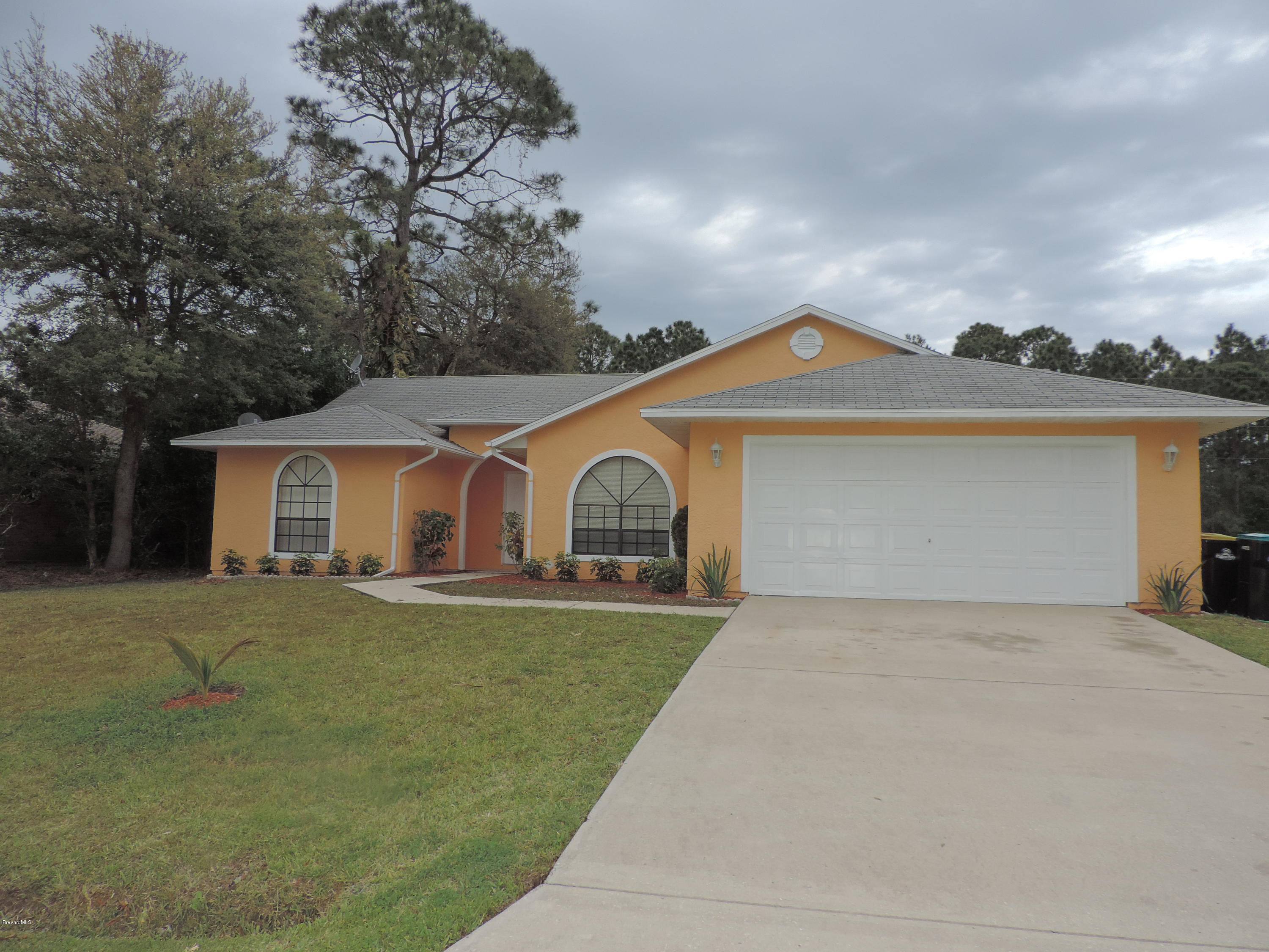 757 Furth Road Northwest Palm Bay, FL 32907 - Photo 2 of 46 DSCN8203