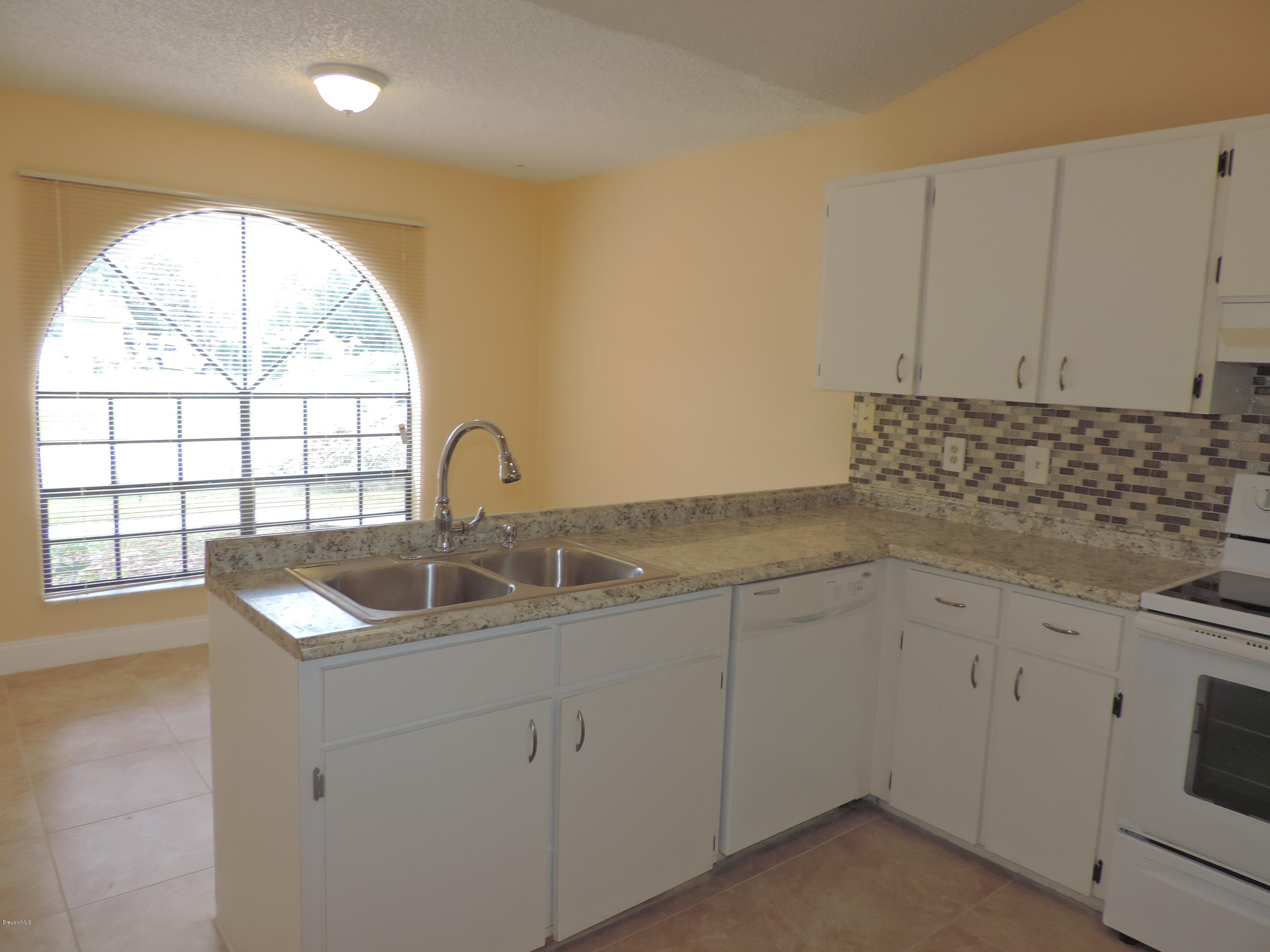 757 Furth Road Northwest Palm Bay, FL 32907 - Photo 15 of 46 DSCN8214