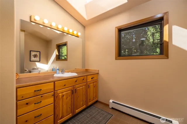 $899,900 | 37914 Theo Lane, Concrete, WA 98237