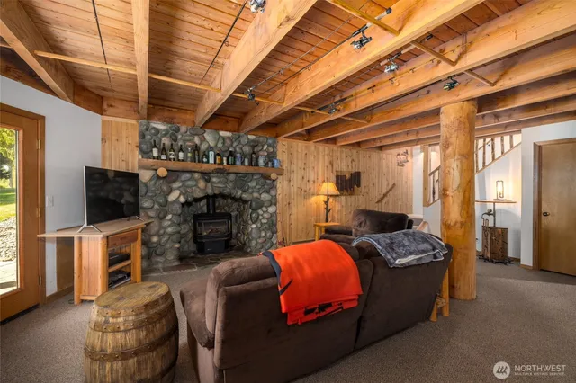 $899,900 | 37914 Theo Lane, Concrete, WA 98237