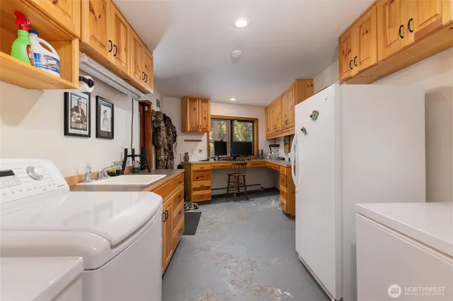 $899,900 | 37914 Theo Lane, Concrete, WA 98237