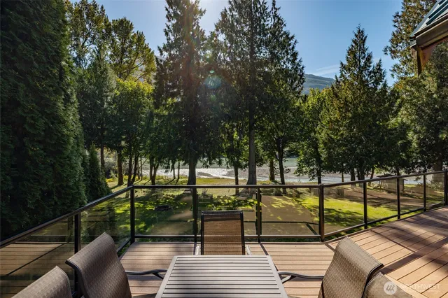 $899,900 | 37914 Theo Lane, Concrete, WA 98237