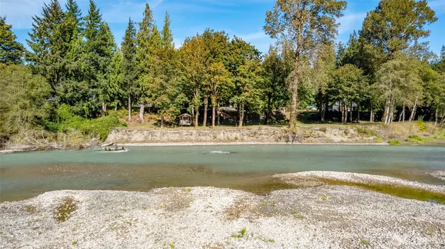 $899,900 | 37914 Theo Lane, Concrete, WA 98237