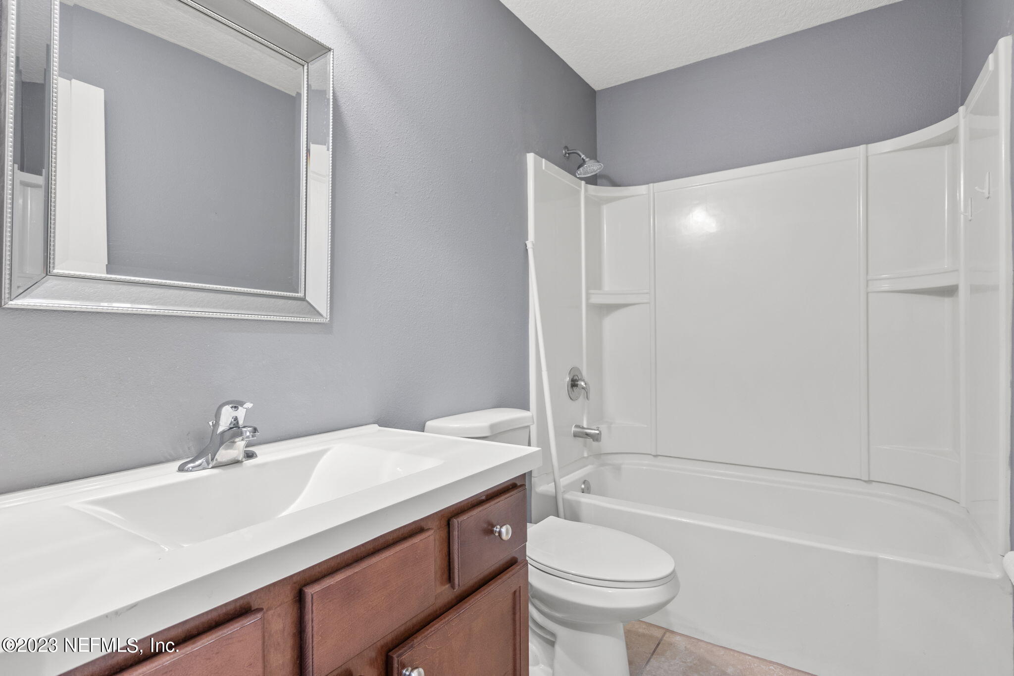 5910 Royalty Road Jacksonville, FL 32254 - Photo 25 of 31 Guest Bathroom