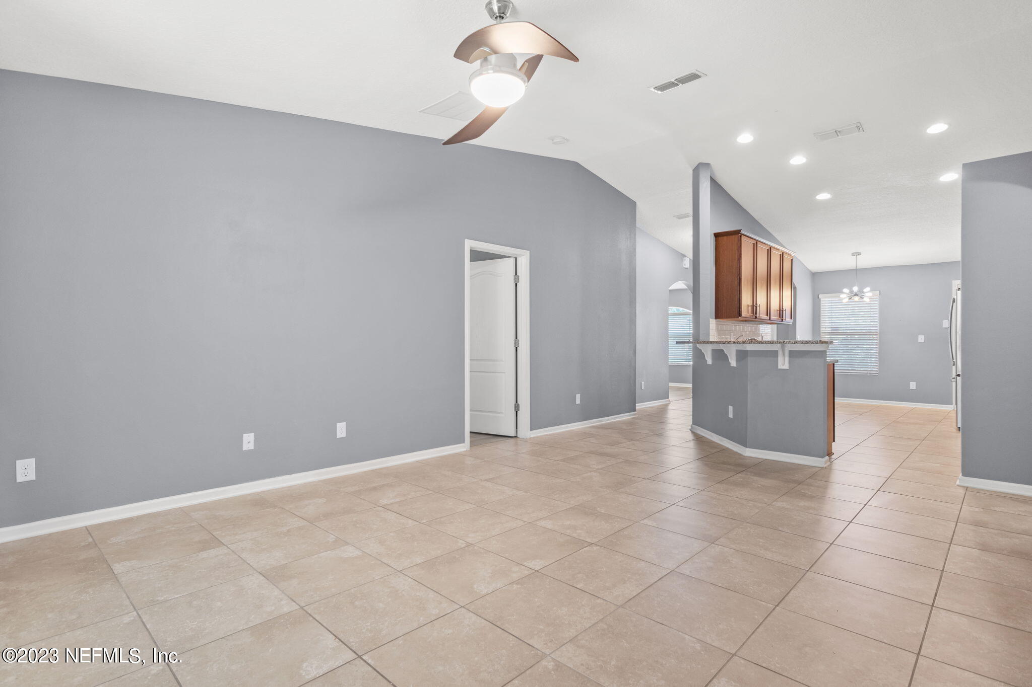 5910 Royalty Road Jacksonville, FL 32254 - Photo 6 of 31 Living Room