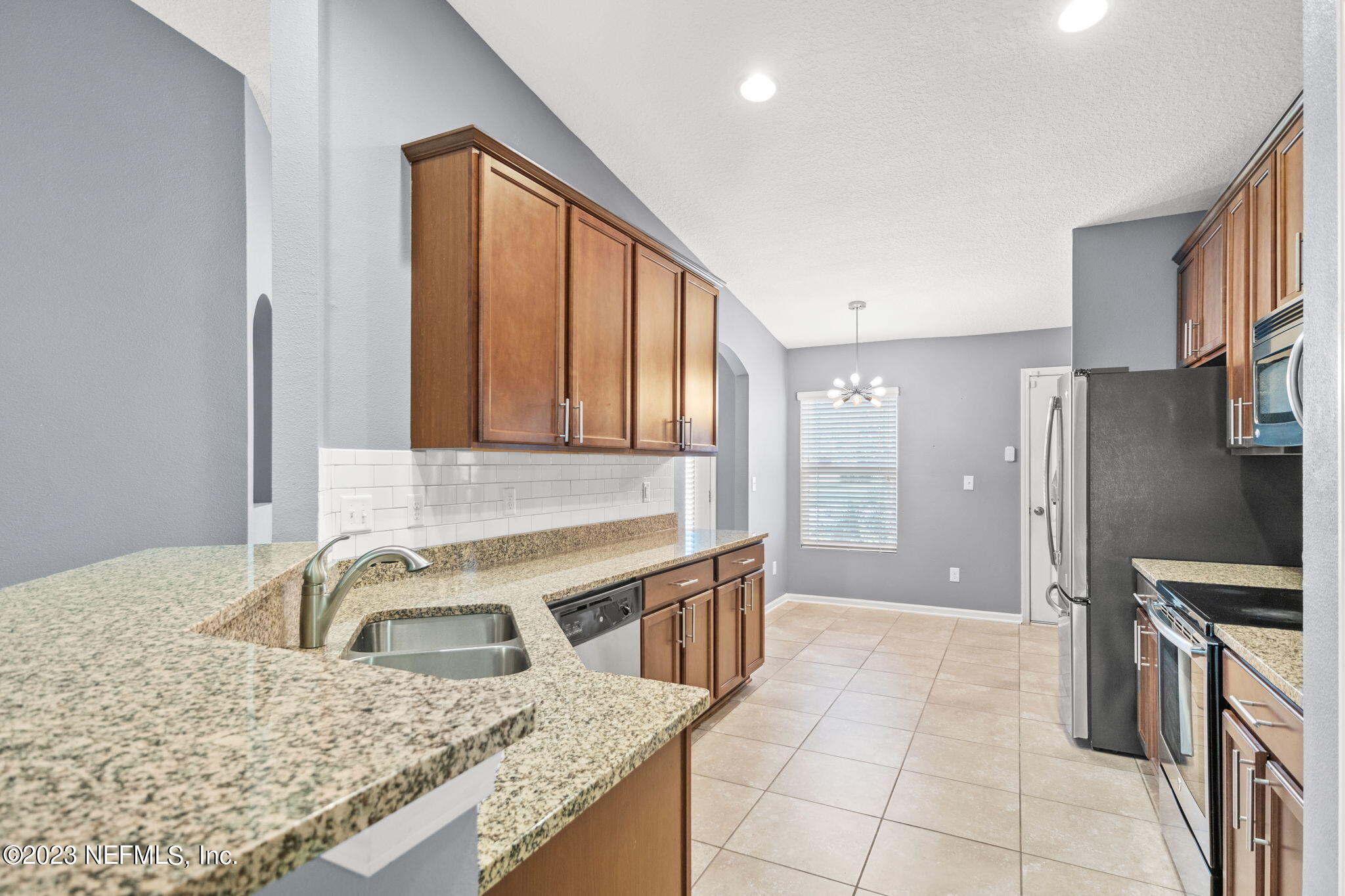 5910 Royalty Road Jacksonville, FL 32254 - Photo 9 of 31 Inside Kitchen
