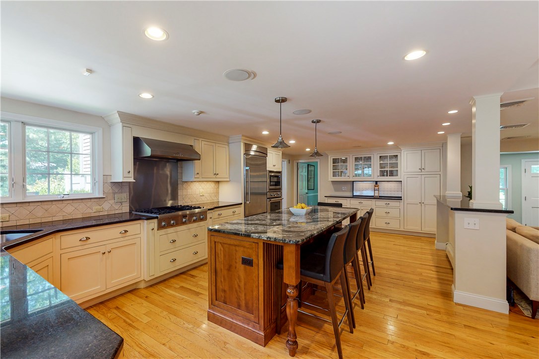 2 Overlook Road Barrington, RI 02806 - Photo 12 of 45