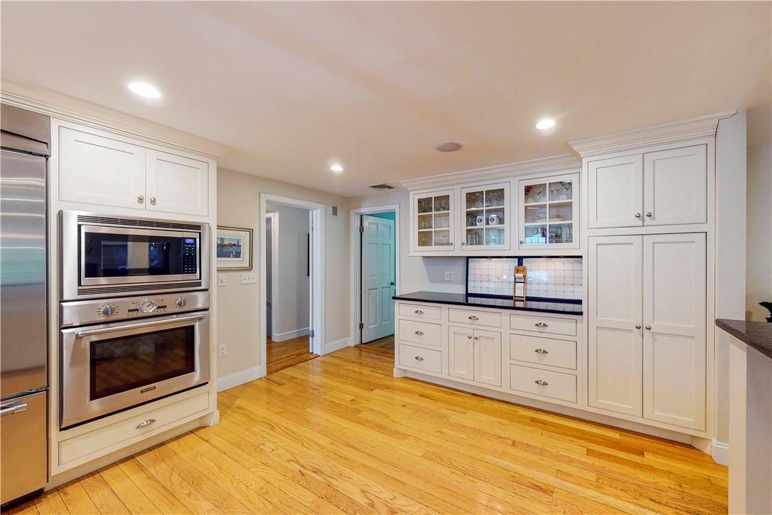 2 Overlook Road Barrington, RI 02806 - Photo 7 of 45