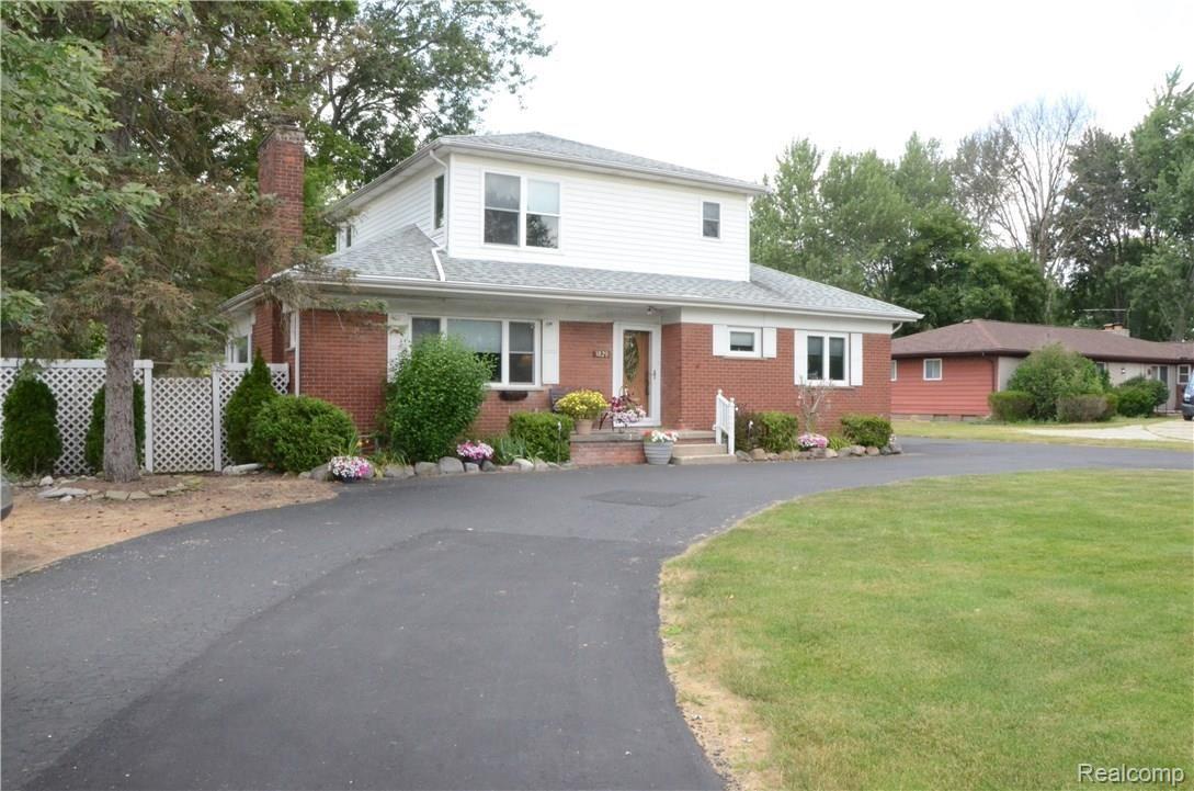 3820 Canton Ctr Road Canton, MI 48188 - Photo 2 of 38 DSC_7756.JPG