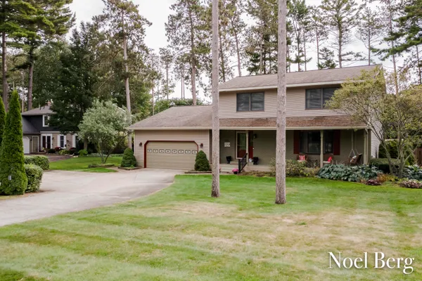 $724,900 | 17218 Timber Dunes Drive, Grand Haven, MI 49417