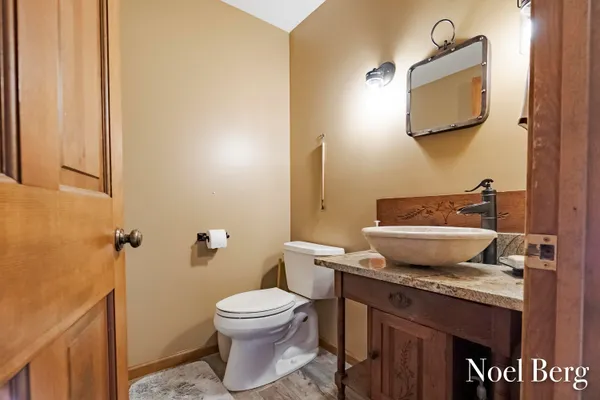 $724,900 | 17218 Timber Dunes Drive, Grand Haven, MI 49417