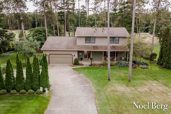 $724,900 | 17218 Timber Dunes Drive, Grand Haven, MI 49417