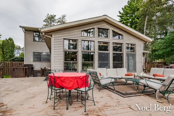 $724,900 | 17218 Timber Dunes Drive, Grand Haven, MI 49417