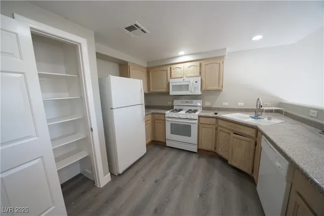 $1,340 | 3400 Cabana Drive, Unit 1071, Las Vegas, NV 89122