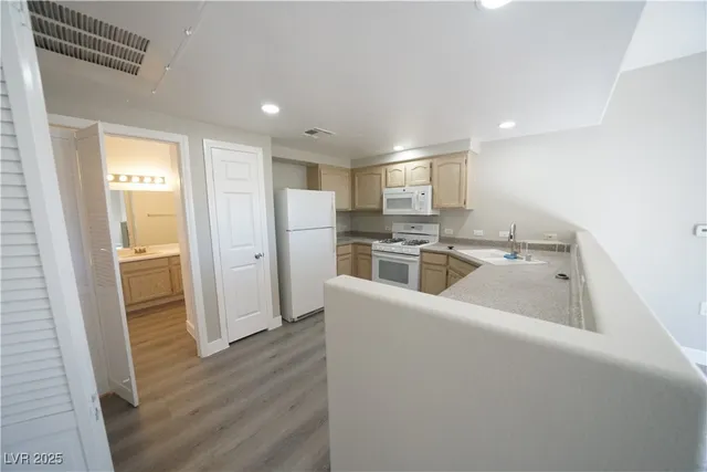 $1,340 | 3400 Cabana Drive, Unit 1071, Las Vegas, NV 89122