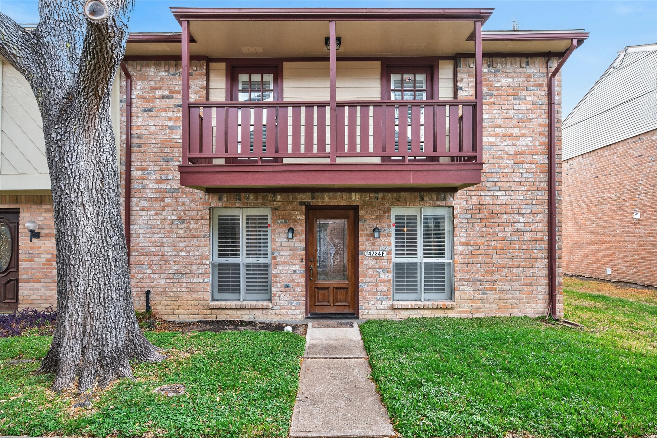 14724 Perthshire Road, Unit F Houston, TX 77079 - Photo 4 of 33 Gallery Image 4