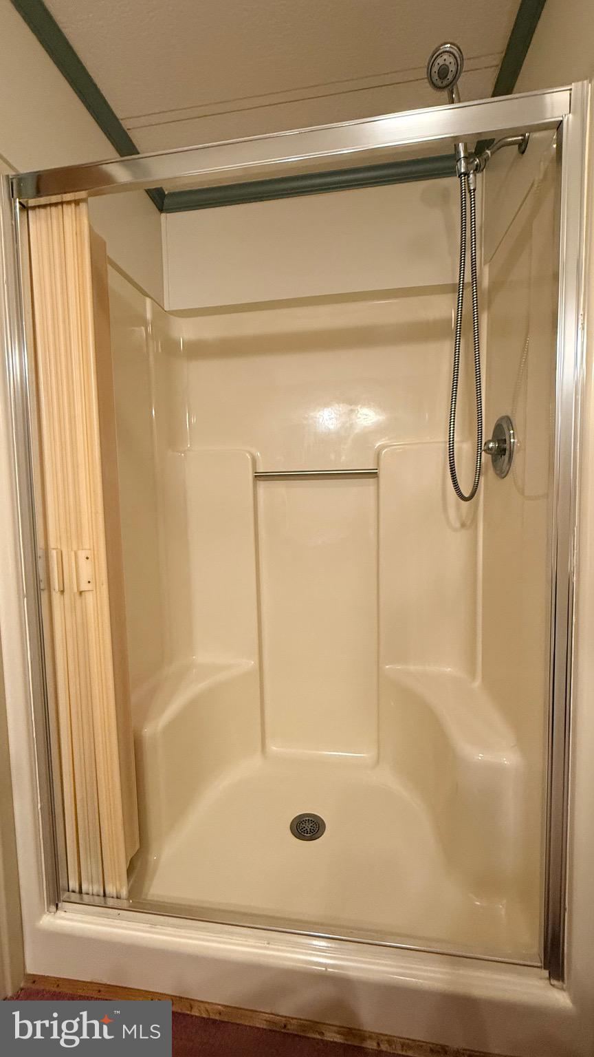 581 Miles Standish Lane Buena, NJ 08310 - Photo 7 of 34 a bathroom with a shower
