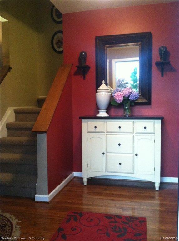 2267 Highsplint Drive Rochester, MI 48307 - Photo 4 of 29 Inviting warm entryway